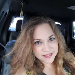 Meet your Posher, Nivia